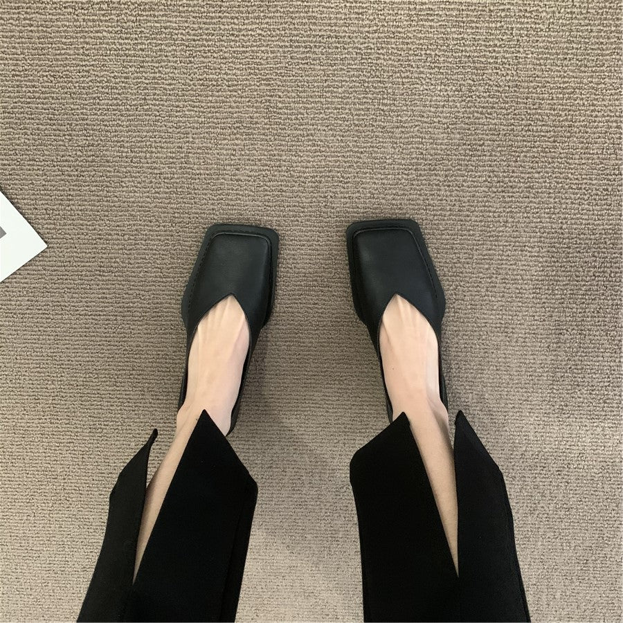 Vカットスクエアトゥパンプス