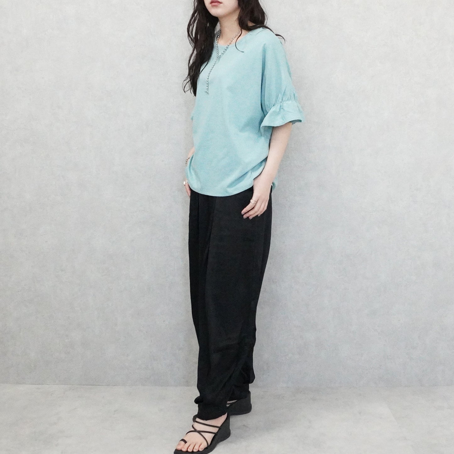 サテンバルーンパンツ