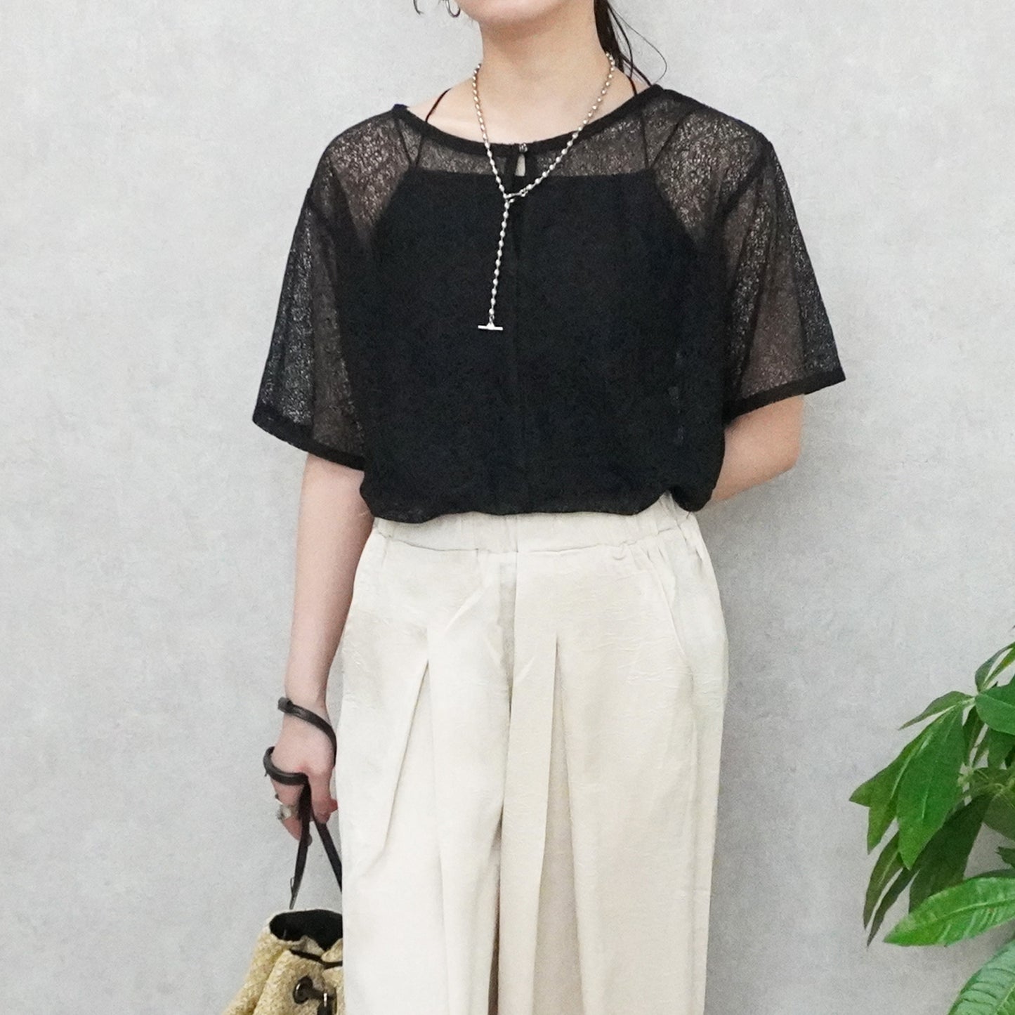 サテンバルーンパンツ