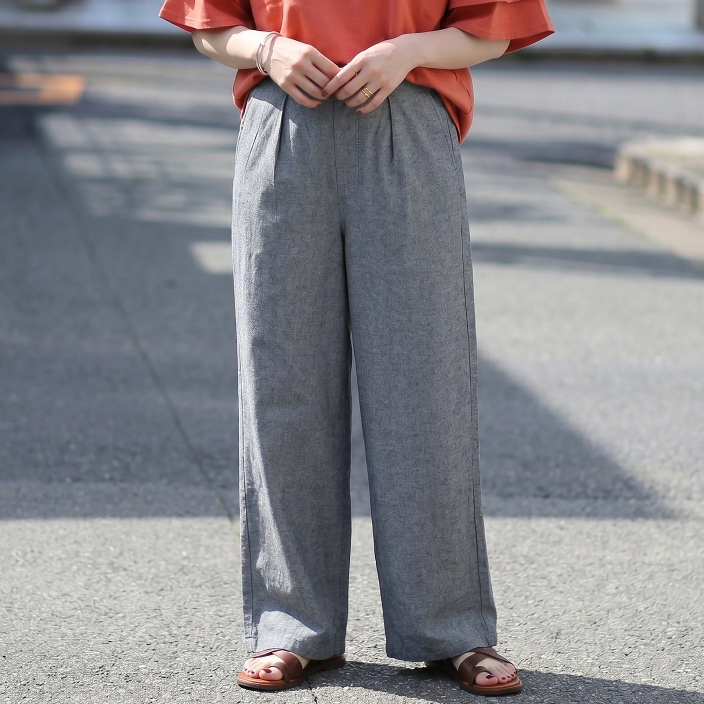 シャンブレーイージーワイドパンツ