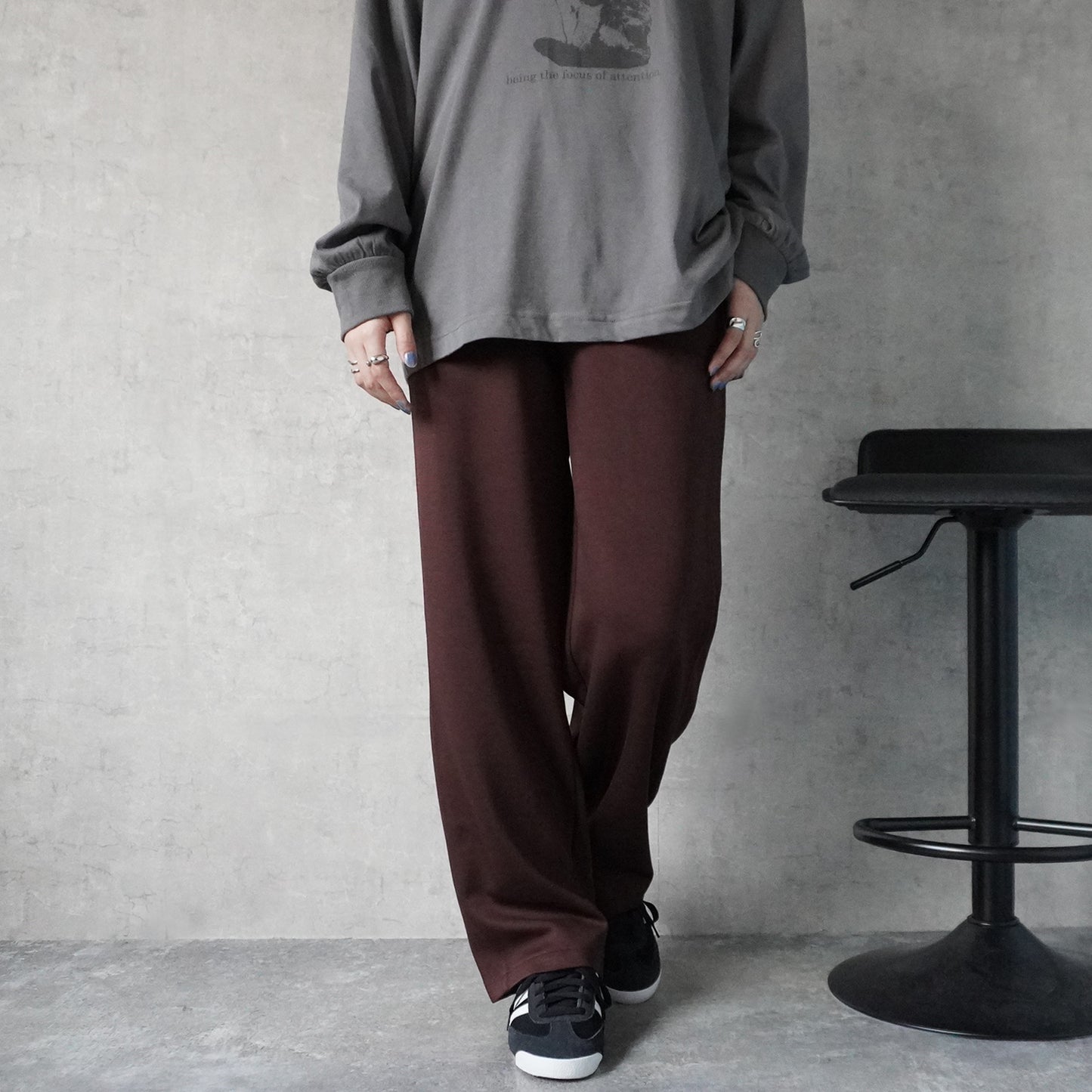 ポンチストレートワイドパンツ