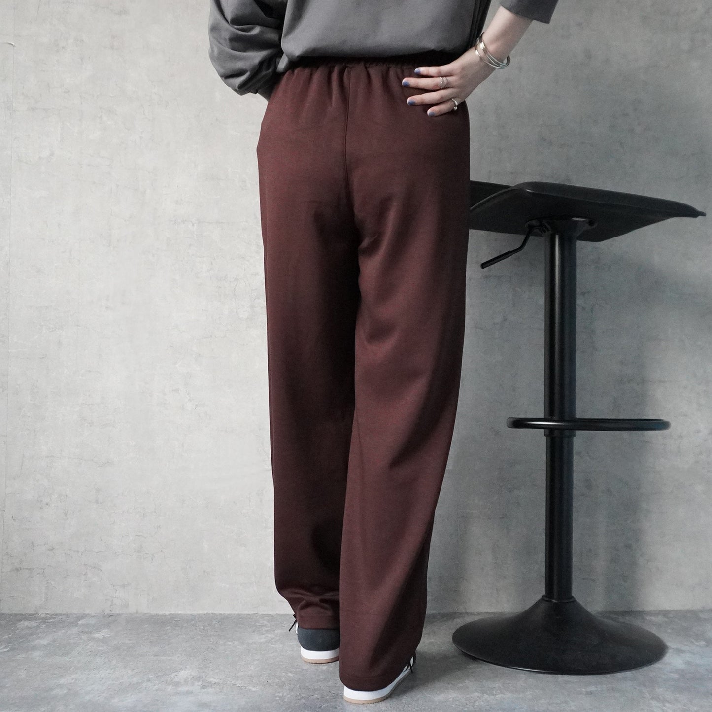 ポンチストレートワイドパンツ
