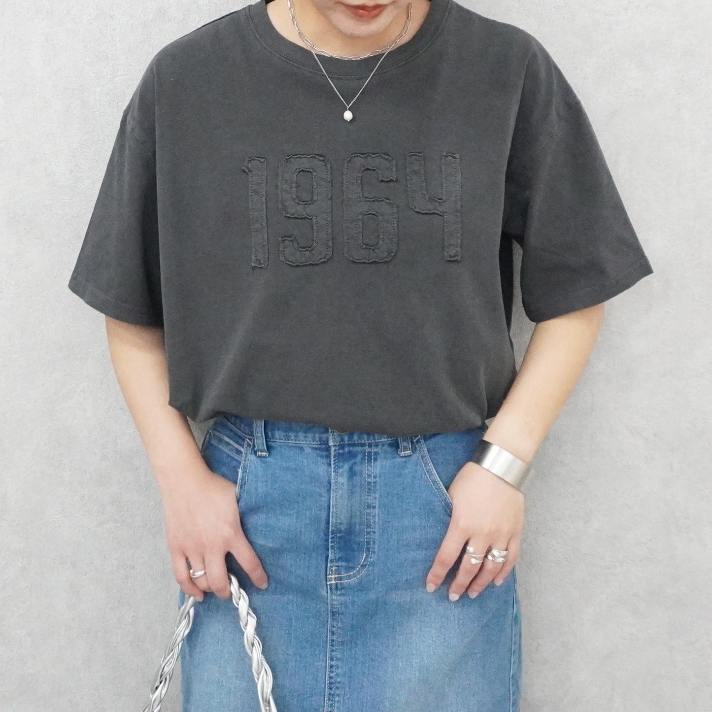 ピグメント刺繡天竺Tシャツ