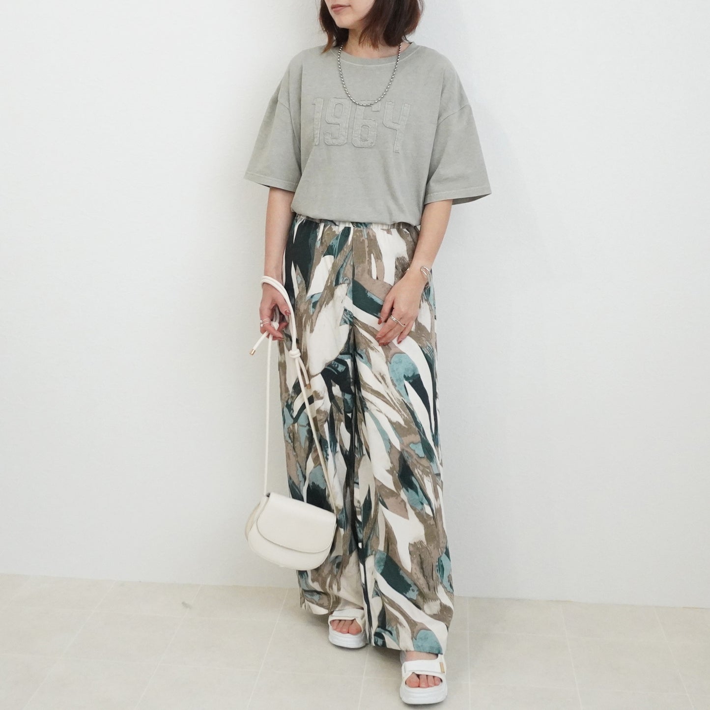 ピグメント刺繡天竺Tシャツ