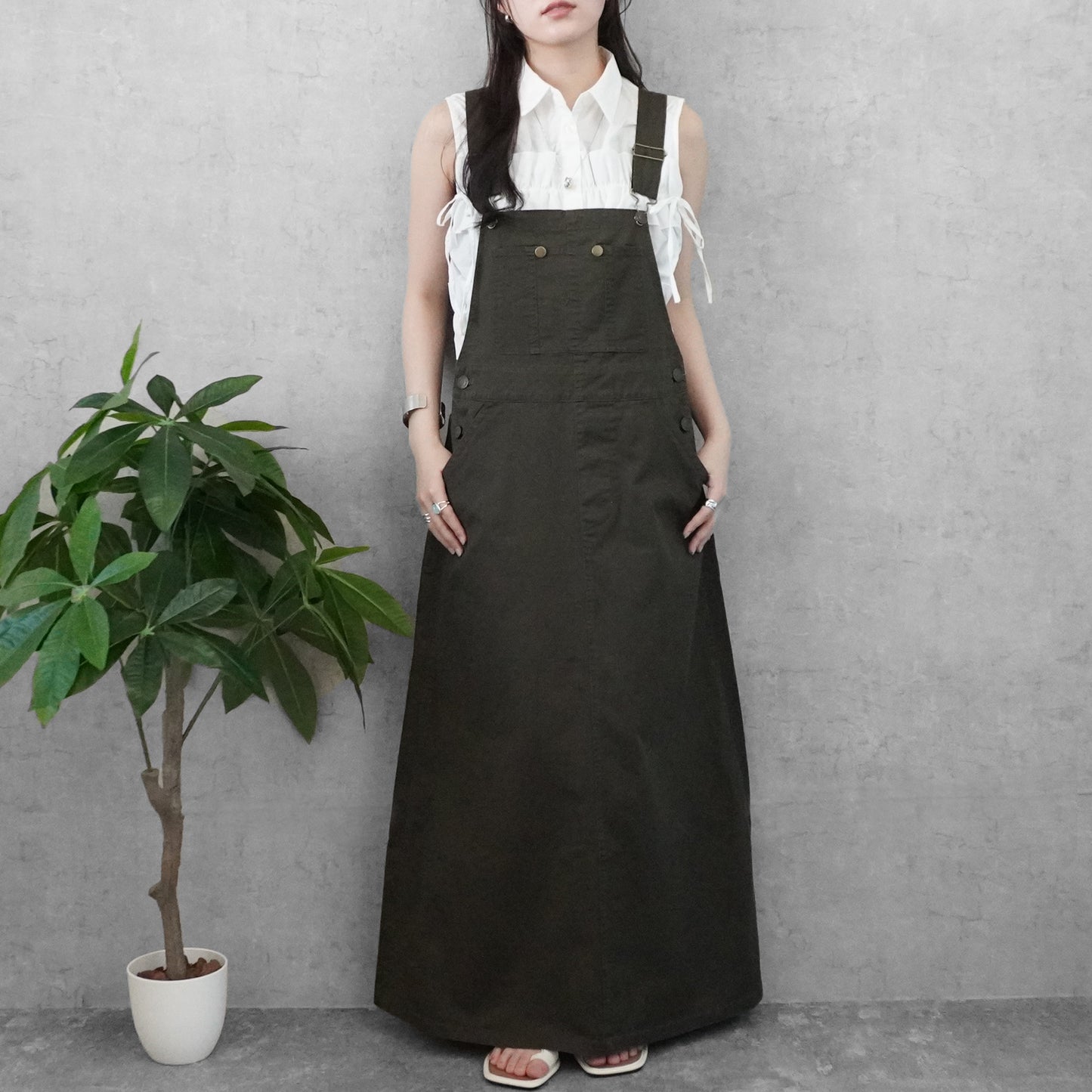 チノサロペットスカート