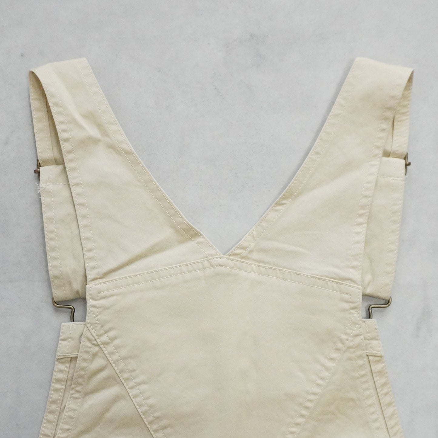 チノサロペットスカート