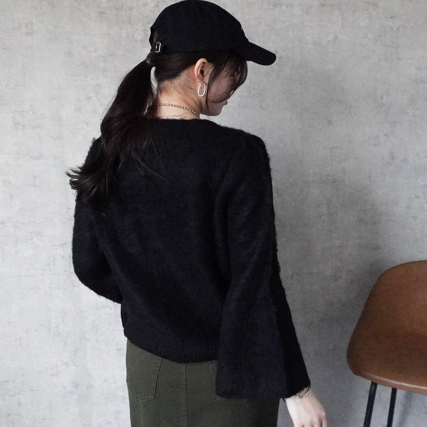 シャギーフレアスリーブニット