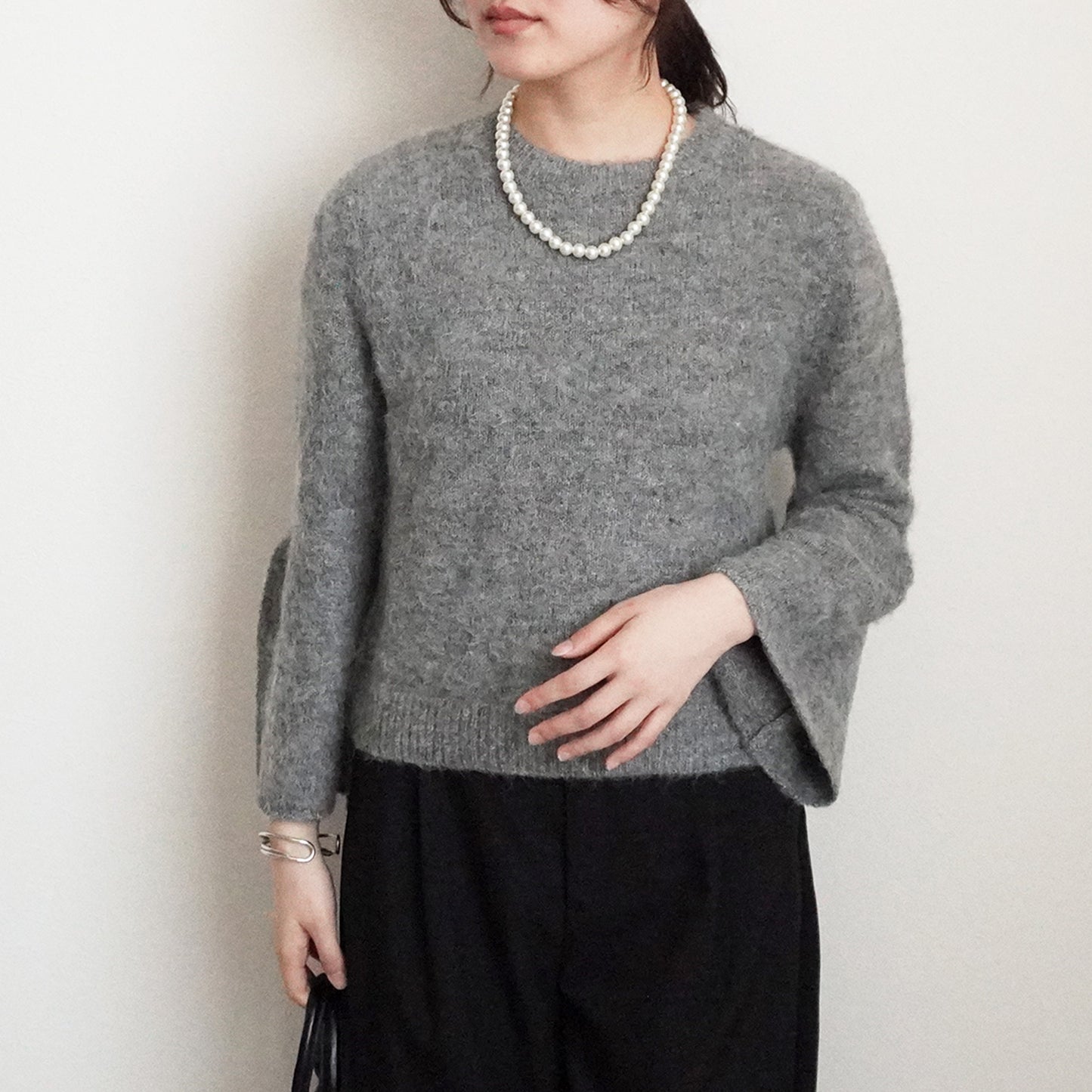 シャギーフレアスリーブニット
