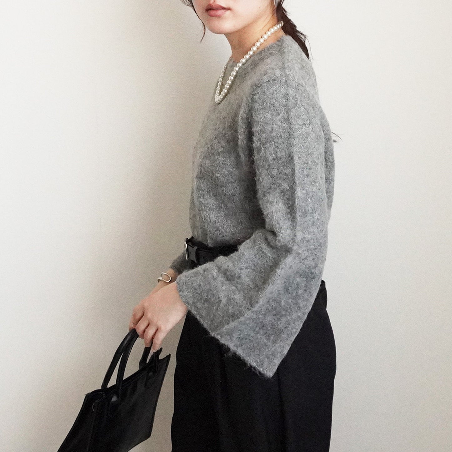 シャギーフレアスリーブニット