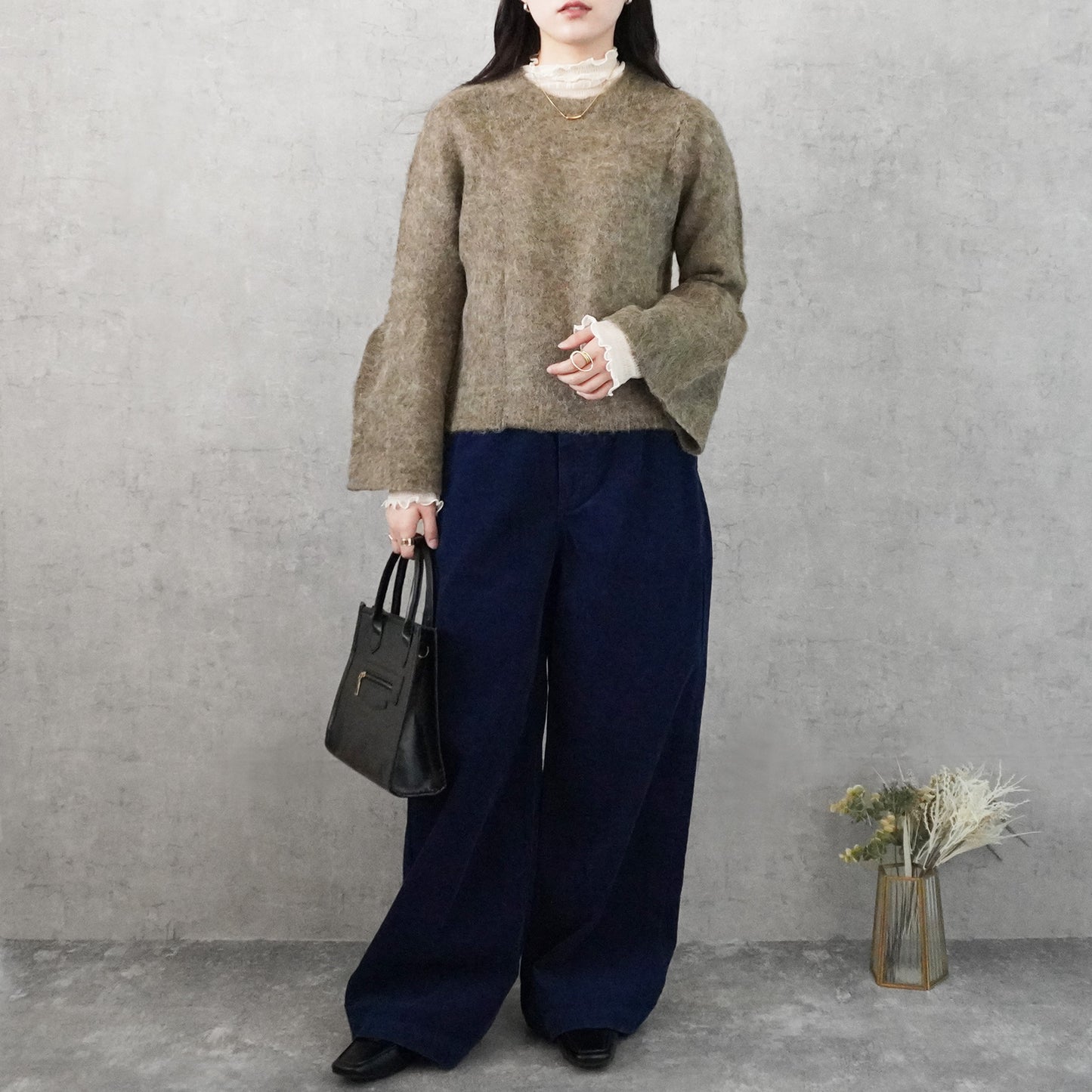 シャギーフレアスリーブニット