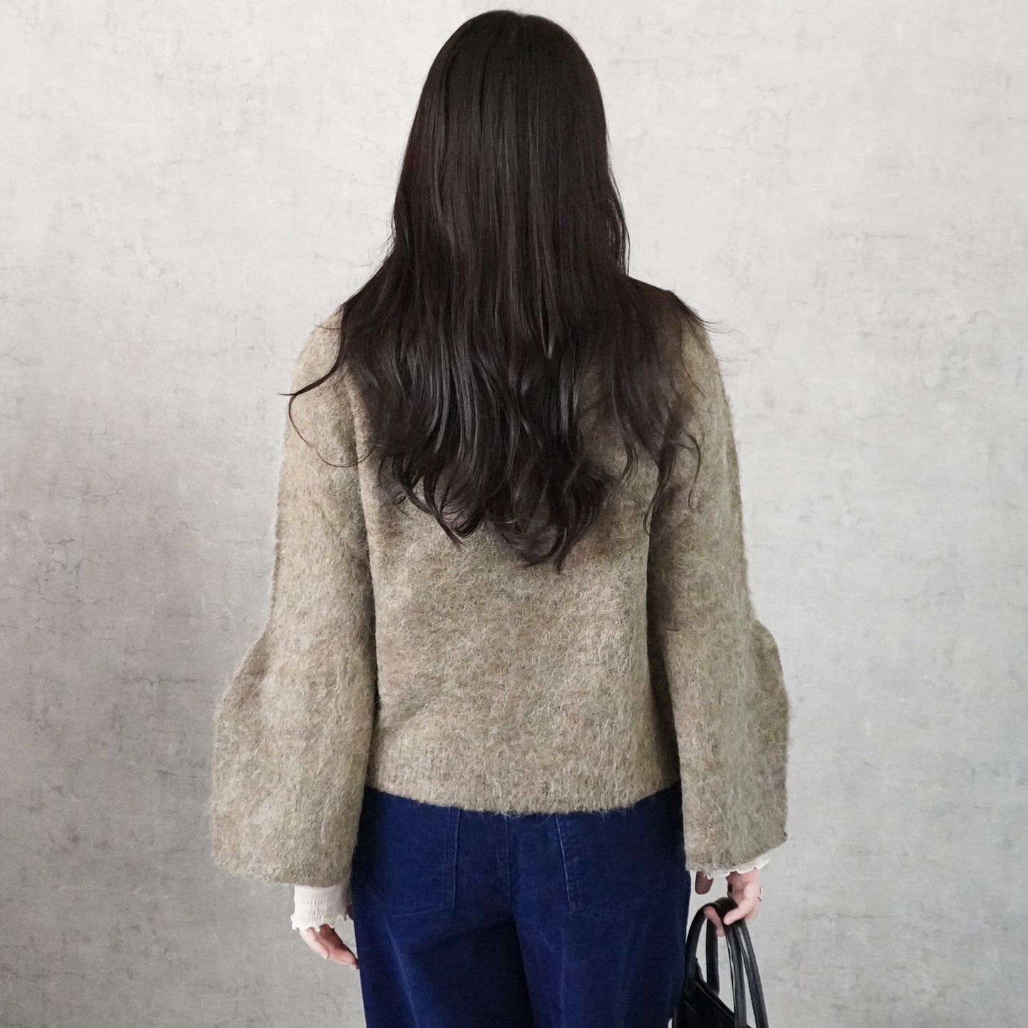 シャギーフレアスリーブニット