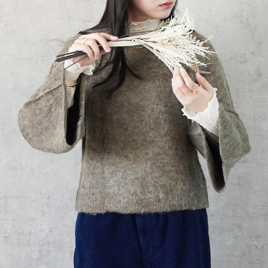 シャギーフレアスリーブニット