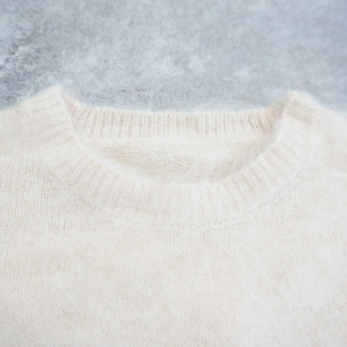 シャギーフレアスリーブニット