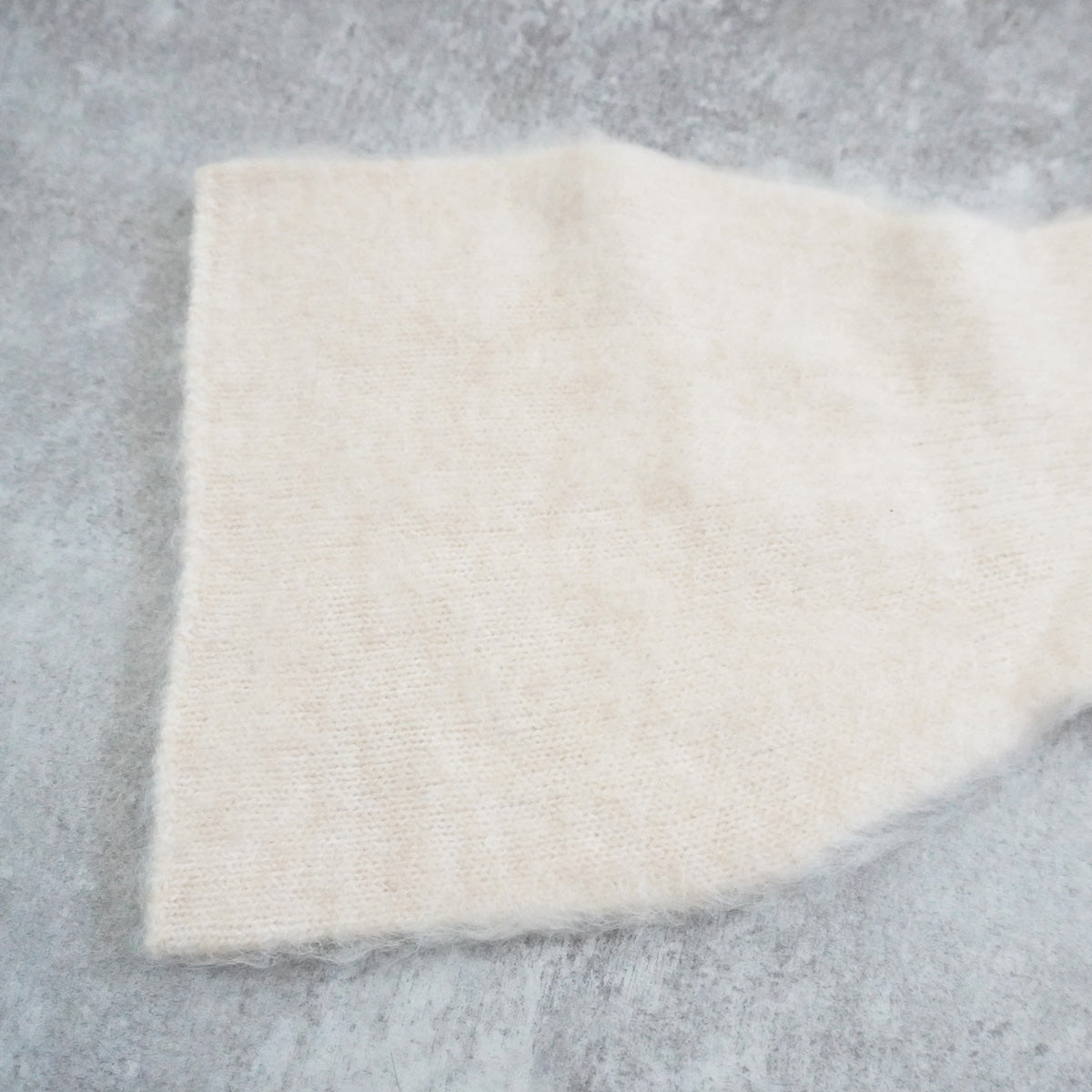 シャギーフレアスリーブニット