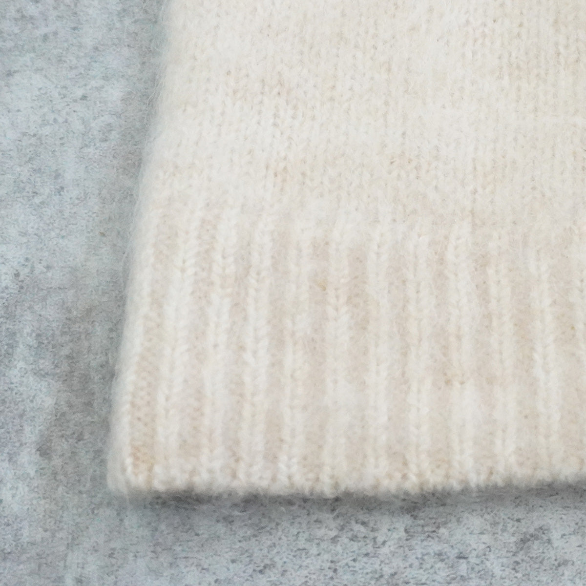 シャギーフレアスリーブニット