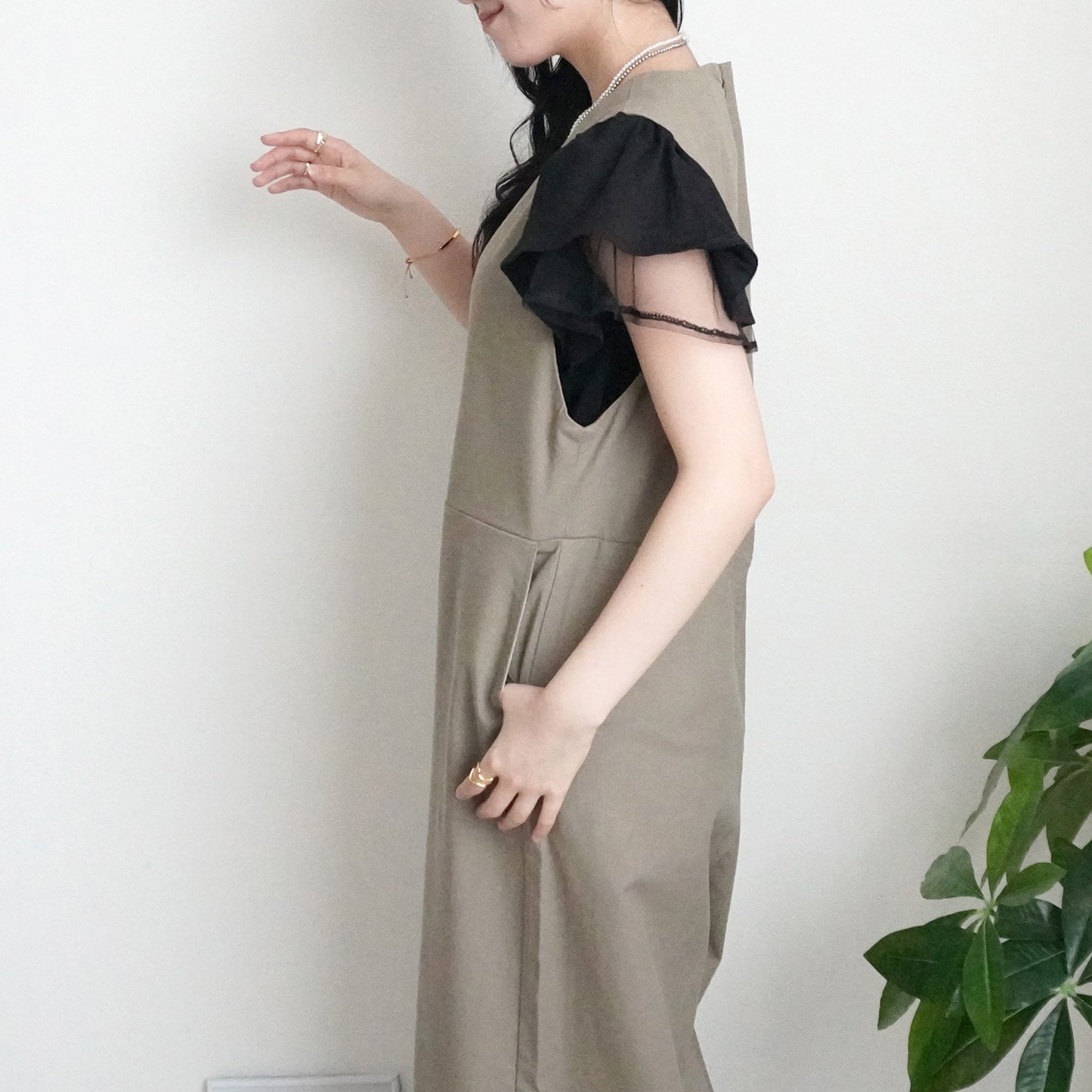 Vネック綿麻サロペット