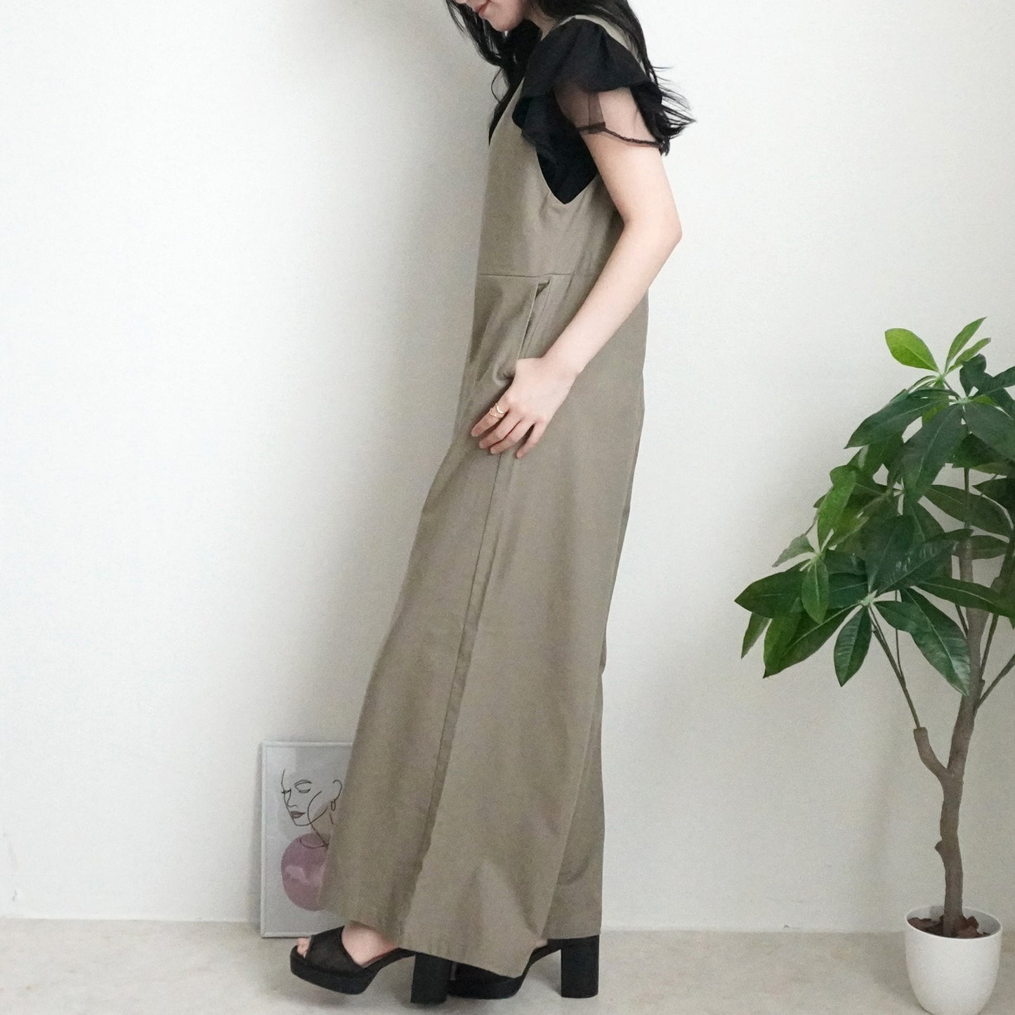 Vネック綿麻サロペット