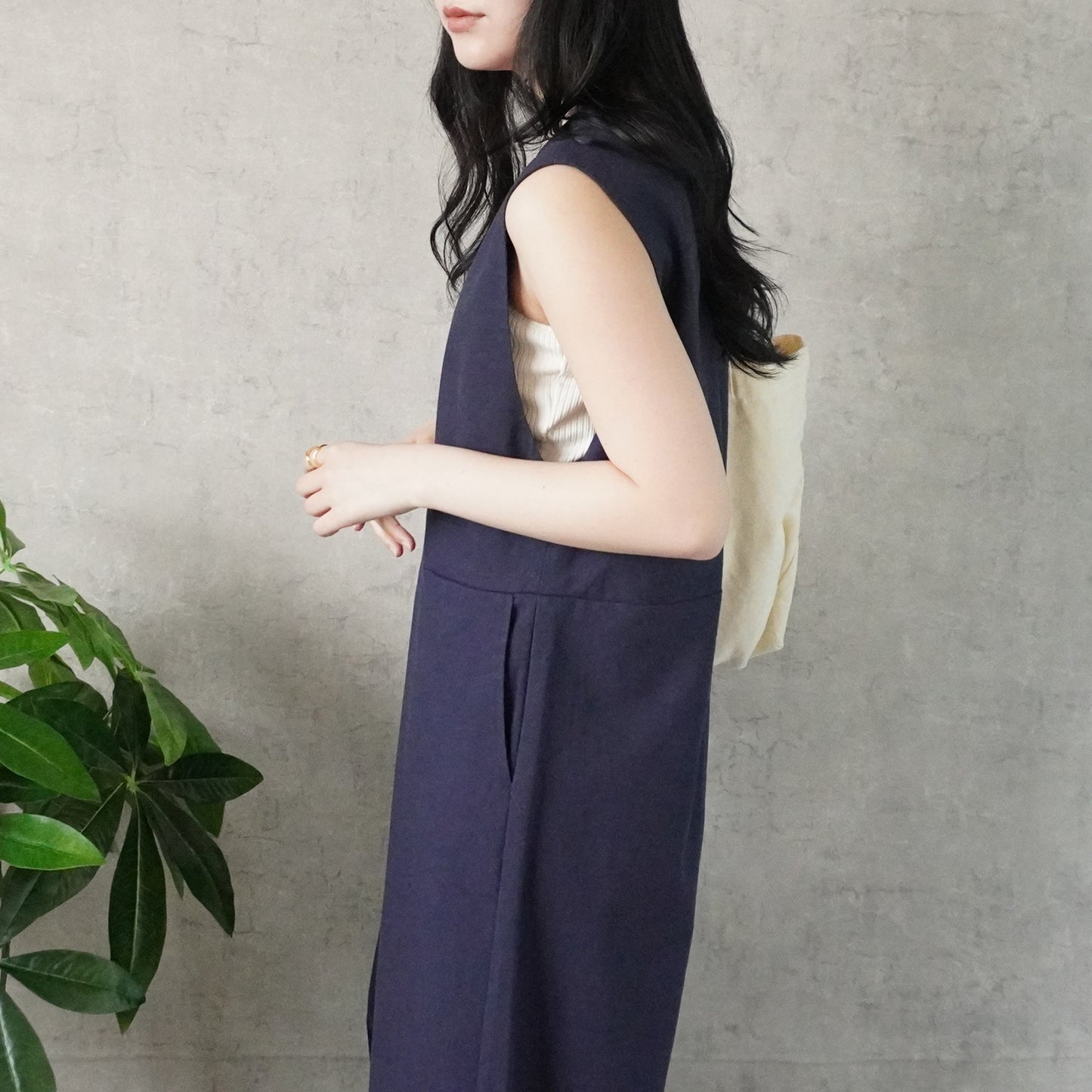 Vネック綿麻サロペット