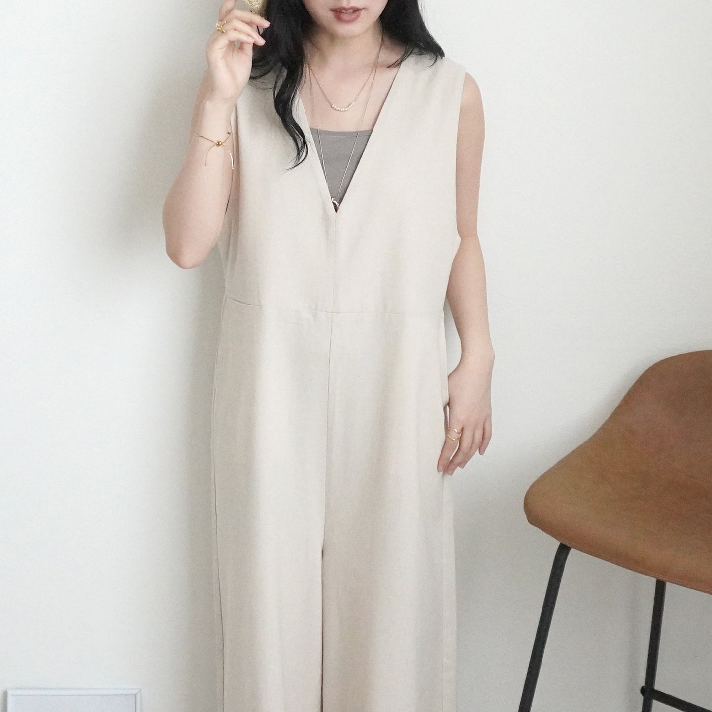 Vネック綿麻サロペット