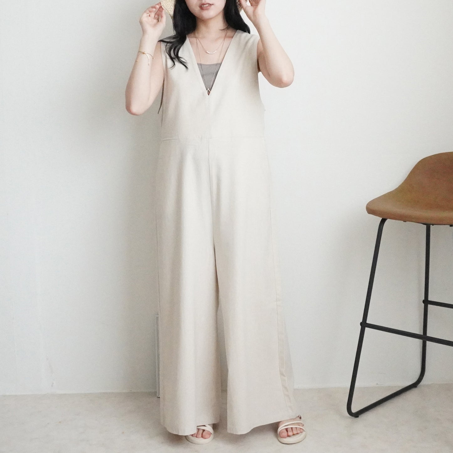 Vネック綿麻サロペット