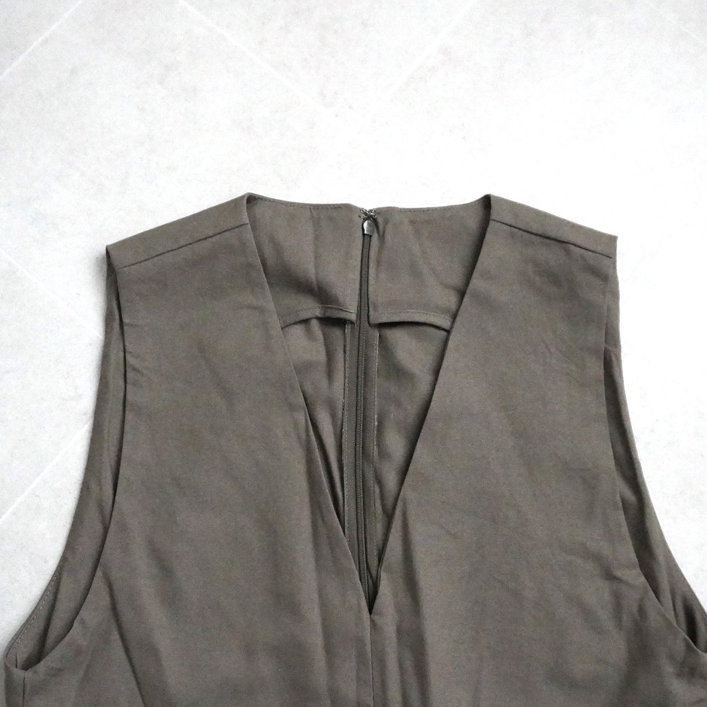 Vネック綿麻サロペット