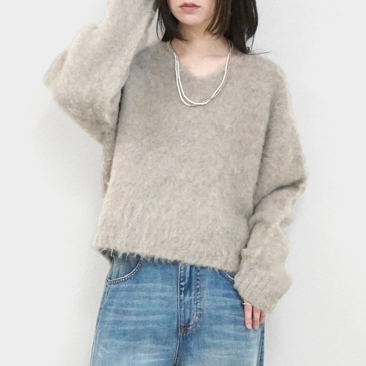 Vネックシャギーニットセーター