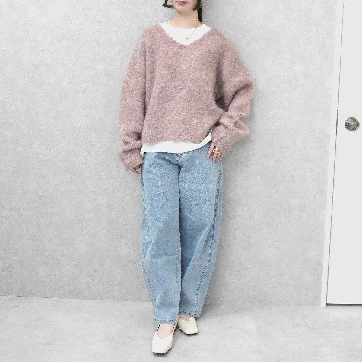 Vネックシャギーニットセーター