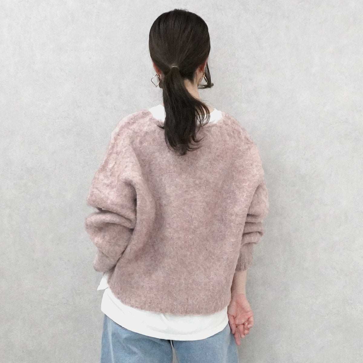 Vネックシャギーニットセーター